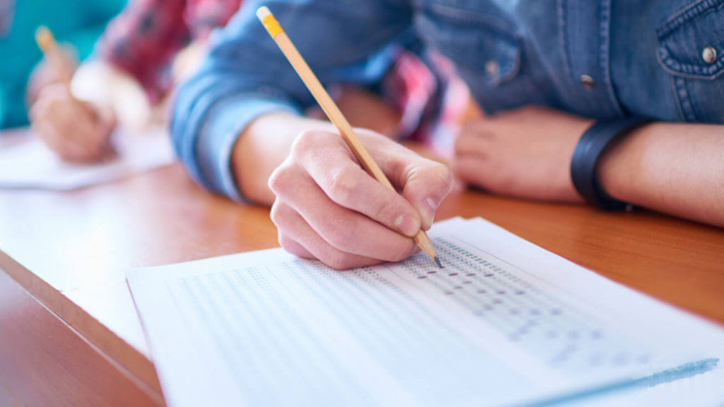 Над 36 хиляди зрелостници се явяват на втора задължителна матура