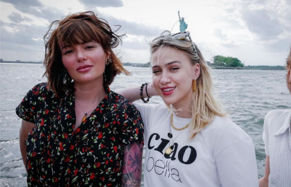 Певицата Рут Колева празнува 24 май в компанията на актрисата