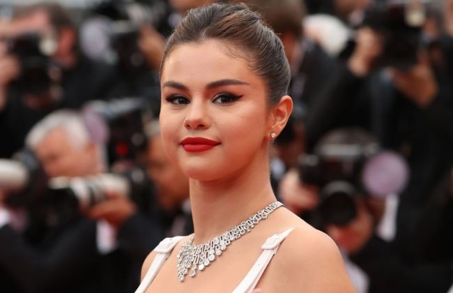 Селена Гомес и Калид ще пеят заедно с Маршмело на финала