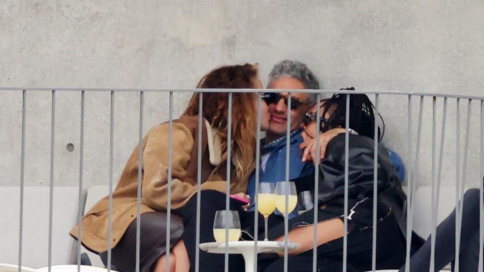 Заподозряха певицата Рита Ора режисьора на Тор Рагнарок и Джоджо