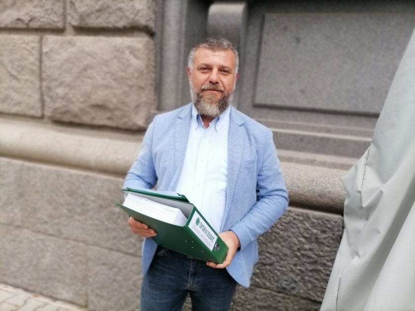 Владимир Николов от Партията на ЗЕЛЕНИТЕ внесе 4310 подписа в