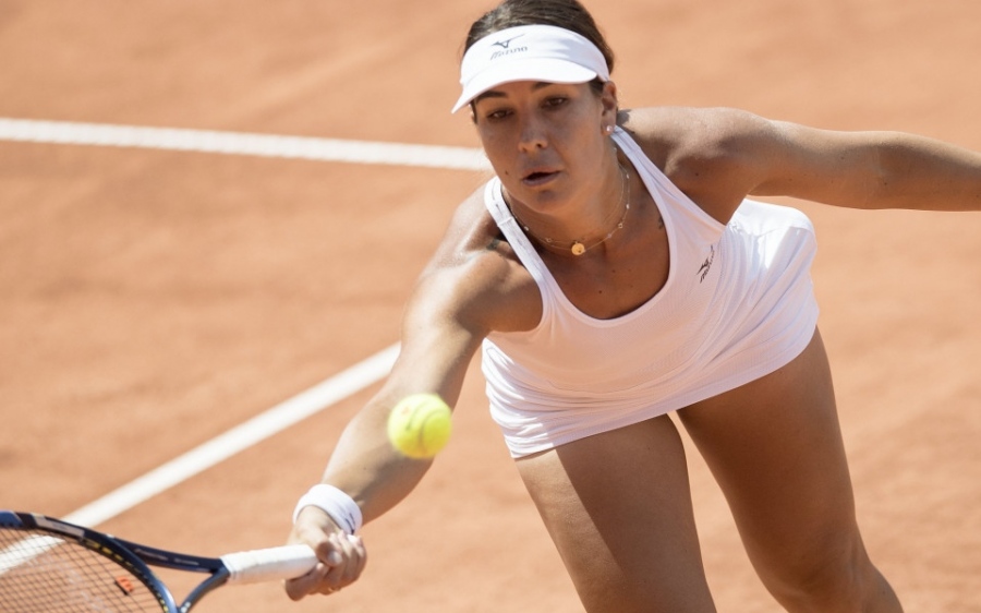 Елица Костова отпадна в Париж