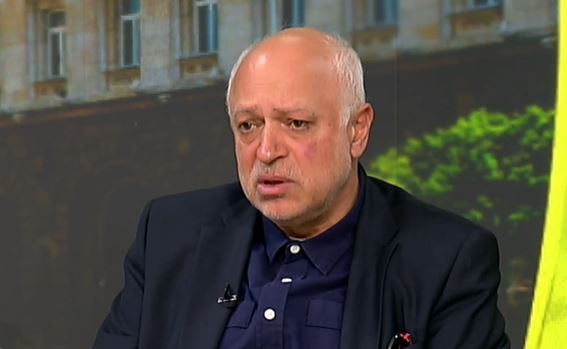 Министърът на културата професор Минеков не знае името на директора