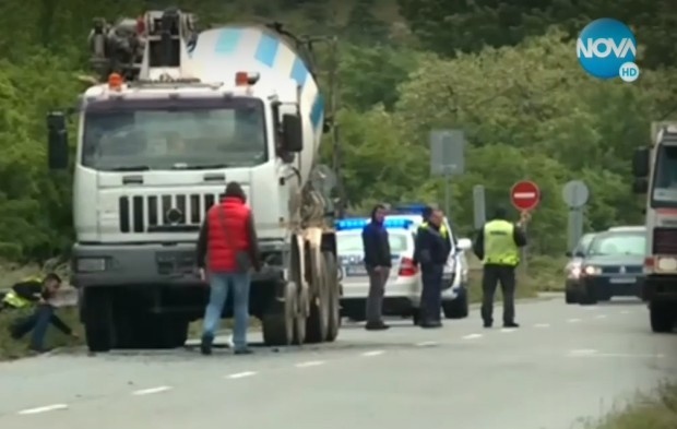 Катастрофа между автобус и товарен автомобил е станала малко след