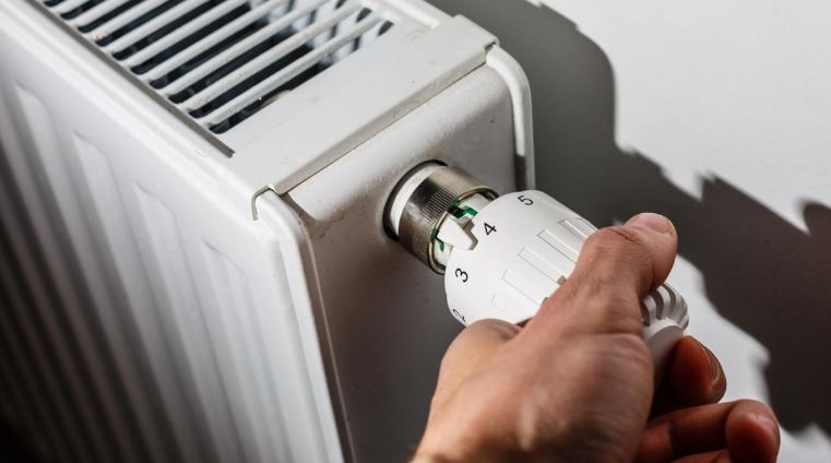 КЕВР ще обсъди предложението за поскъпване на парното и тока