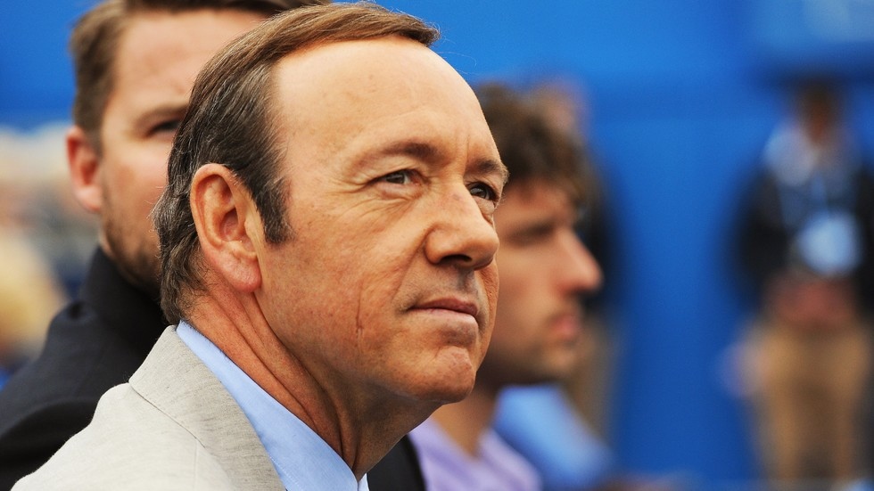 Българин на име Ивайло Брусовски е вписан като асистент режисьор на