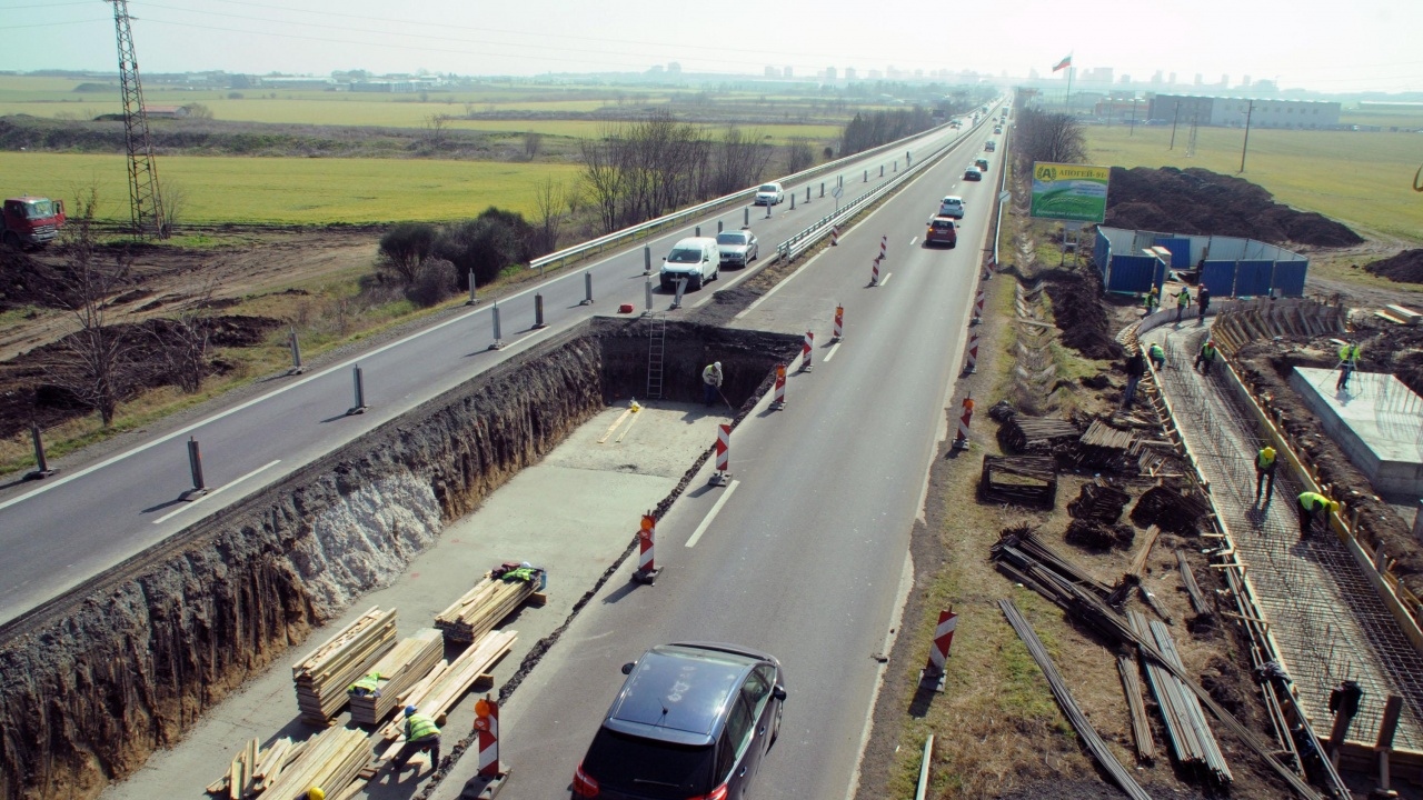 Утре 5 юни ще бъде частично ограничено движението по