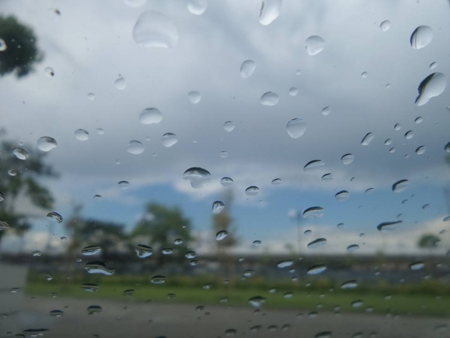 Днес разкъсана облачност с валежи. Максималните температури ще са между 22° и 27°