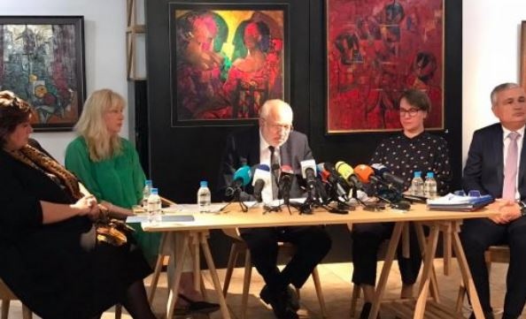 Служебният министър на културата обяви днес три сигнала които ще изпрати