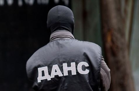 Агенти на ДАНС са влезли в три ключови структури за
