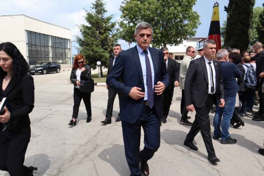 Премиерът Стефан Янев с последна информация за падналия МиГ-29 и изчезналия пилот