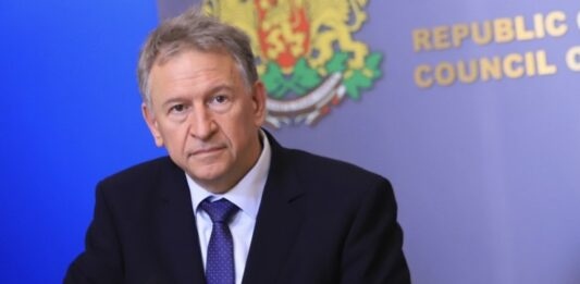 Мракобесната саморазправа на временния министър Стойчо Кацаров с големи български