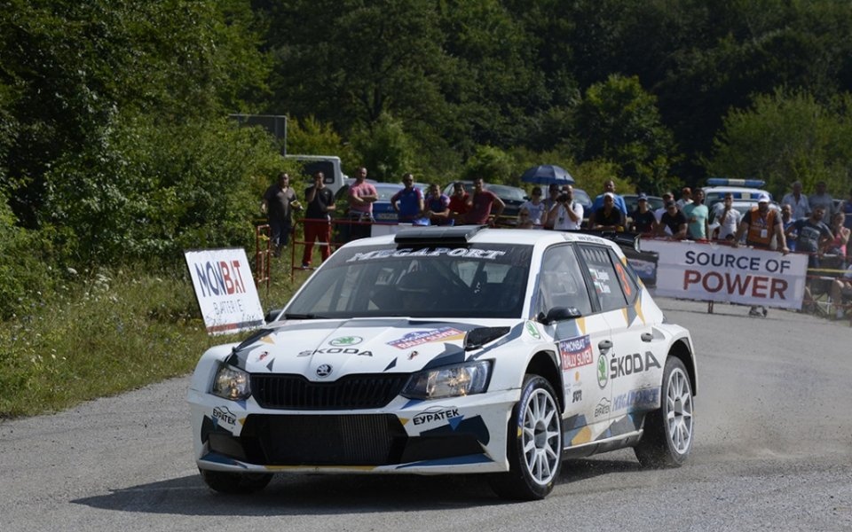 Тежка катастрофа спря Монбат рали Сливен съобщава БНР Лидерите след първия