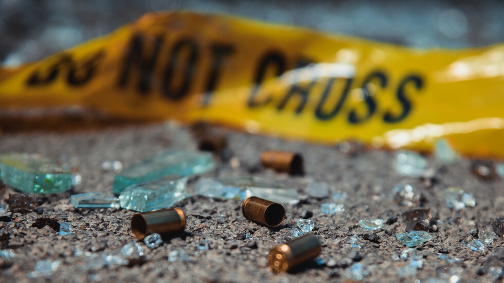 Петима души бяха убити и най малко 34 ранени при серия