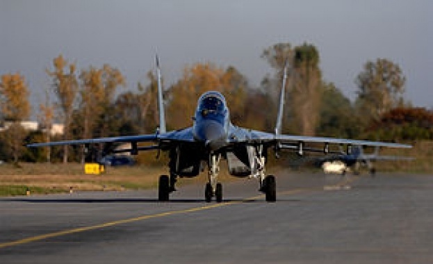 Шефът на Граф Игнатиево защити МиГ-29