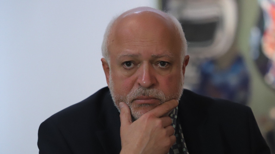 Щетите в Министерството на културата са толкова че не могат