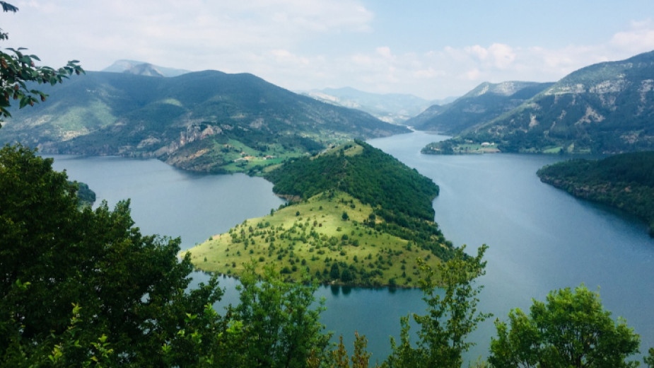 Язовир Кърджали се източва и това поставя на риск бизнеса