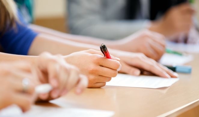 Повече от 111 хил ученици от 7 и и 10 и клас