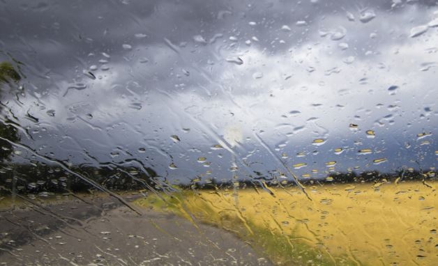 Оранжев код за интензивни дъждове и гръмотевици е в сила