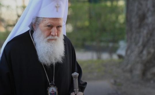 Българския Патриарх Неофит късно вечерта на 15 юни срещу 16