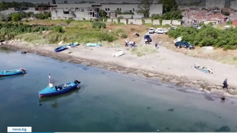 Опит за пиратско нахлуване в кораб застанал на рейд в