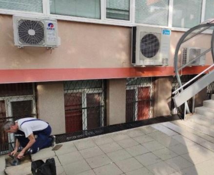 Столична община е премахнала всички преместваеми обекти в двора на