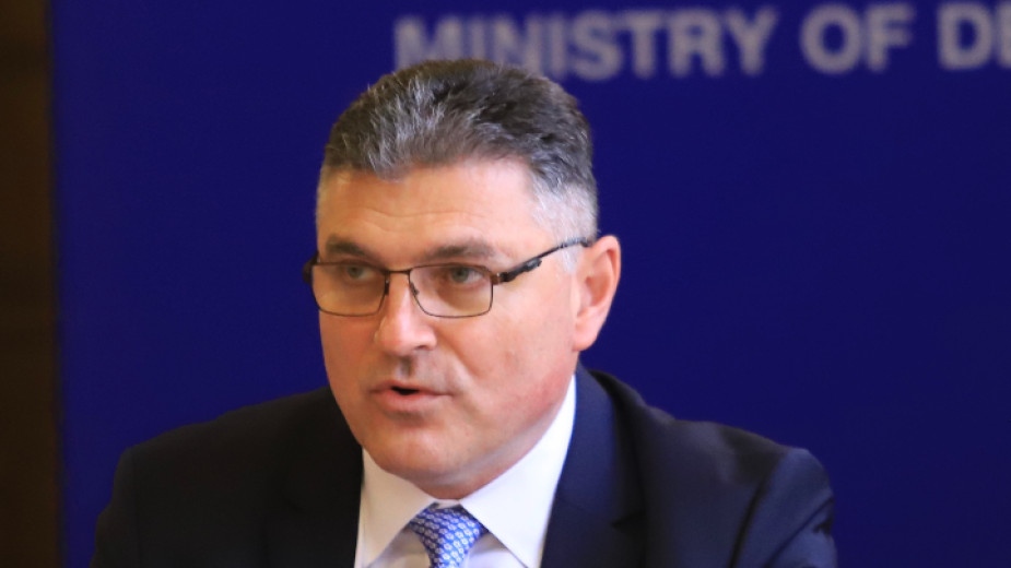 Служебният министър на отбраната Георги Панайотов каза че има надежда
