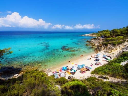 Гърция посреща туристите с големи горещини