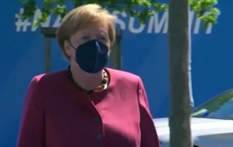 Германският канцлер Ангела Меркел е била ваксинирана с втора доза