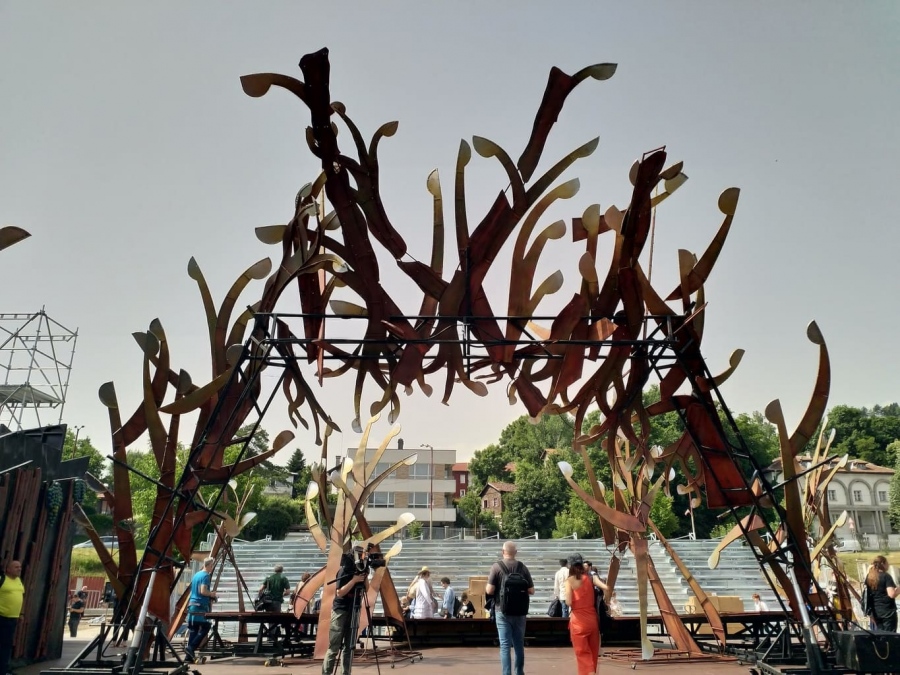 Музи на водата се открива с Жената от езерото