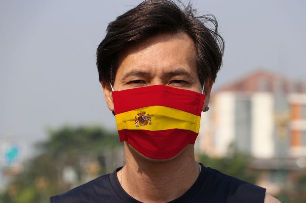 От днес в Испания отпада носенето на маски на открито