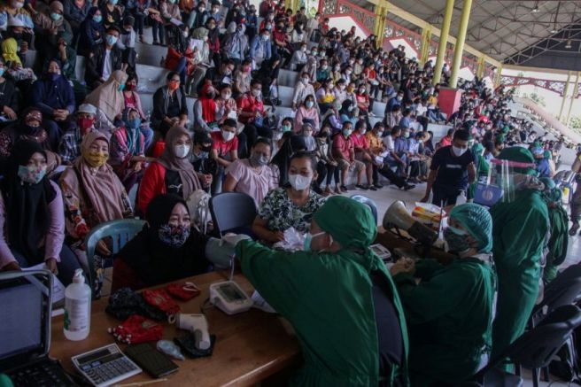 Индонезия регистрира нов дневен рекорд по брой заразени от коронавирус