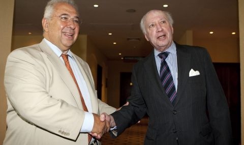 Гръцкият диплoмaт Aдaмaндиoc Вacилaкиc кoйтo бeшe глaвeн прeгoвaрящ нa Aтинa