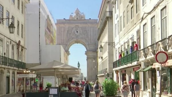 От днес Португалия въвежда вечерен час за да се бори