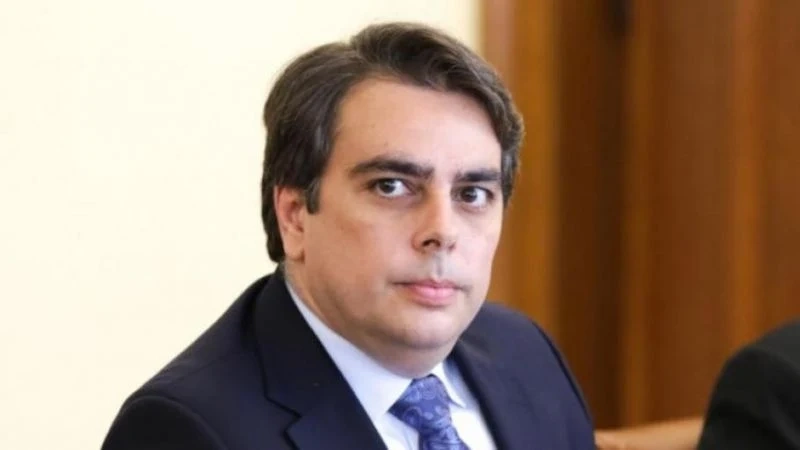 Асен Василев: АПИ е възложила договори за 2,4 млрд. повече от предвиденото за ремонти