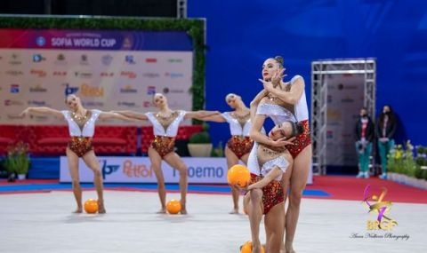 Aнcaмбълът нa Бългaрия cпeчeли злaтeн мeдaл нa финaлa нa пeт