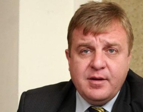 Бившият министър на отбраната Красимир Каракачанов отрече твърденията на служебния
