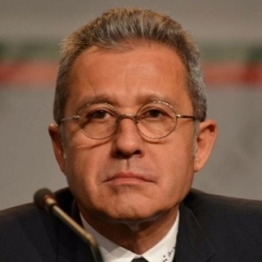 Смятаме че през последните 10 г операционната система на България