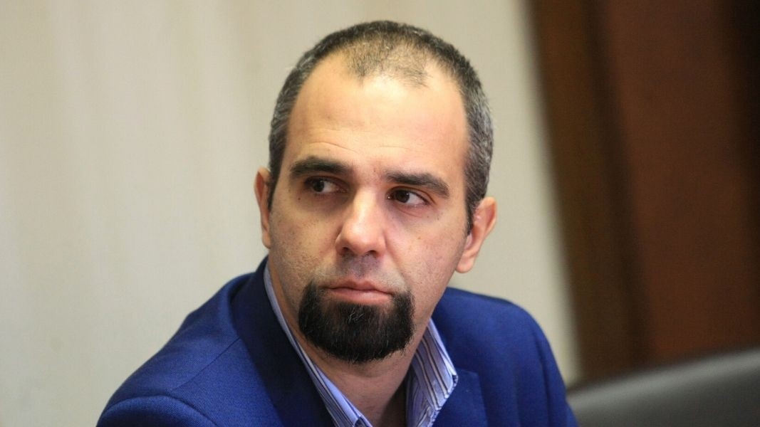 Нагласата е такава че ГЕРБ губи а Слави Трифонов печели