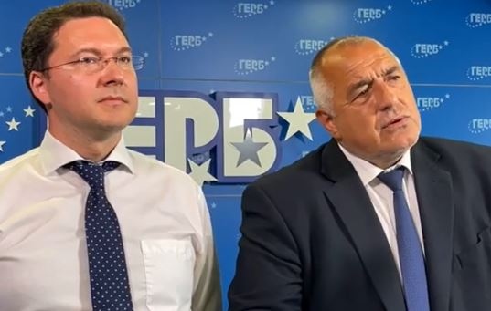 Призовавам Румен Радев да си ги прибира тези недоразумения това