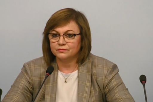 Въпросът за оставката на Корнелия Нинова не стои на дневен