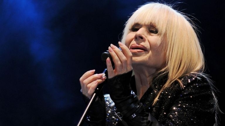 Вижте как гласува Лили Иванова (СНИМКИ)