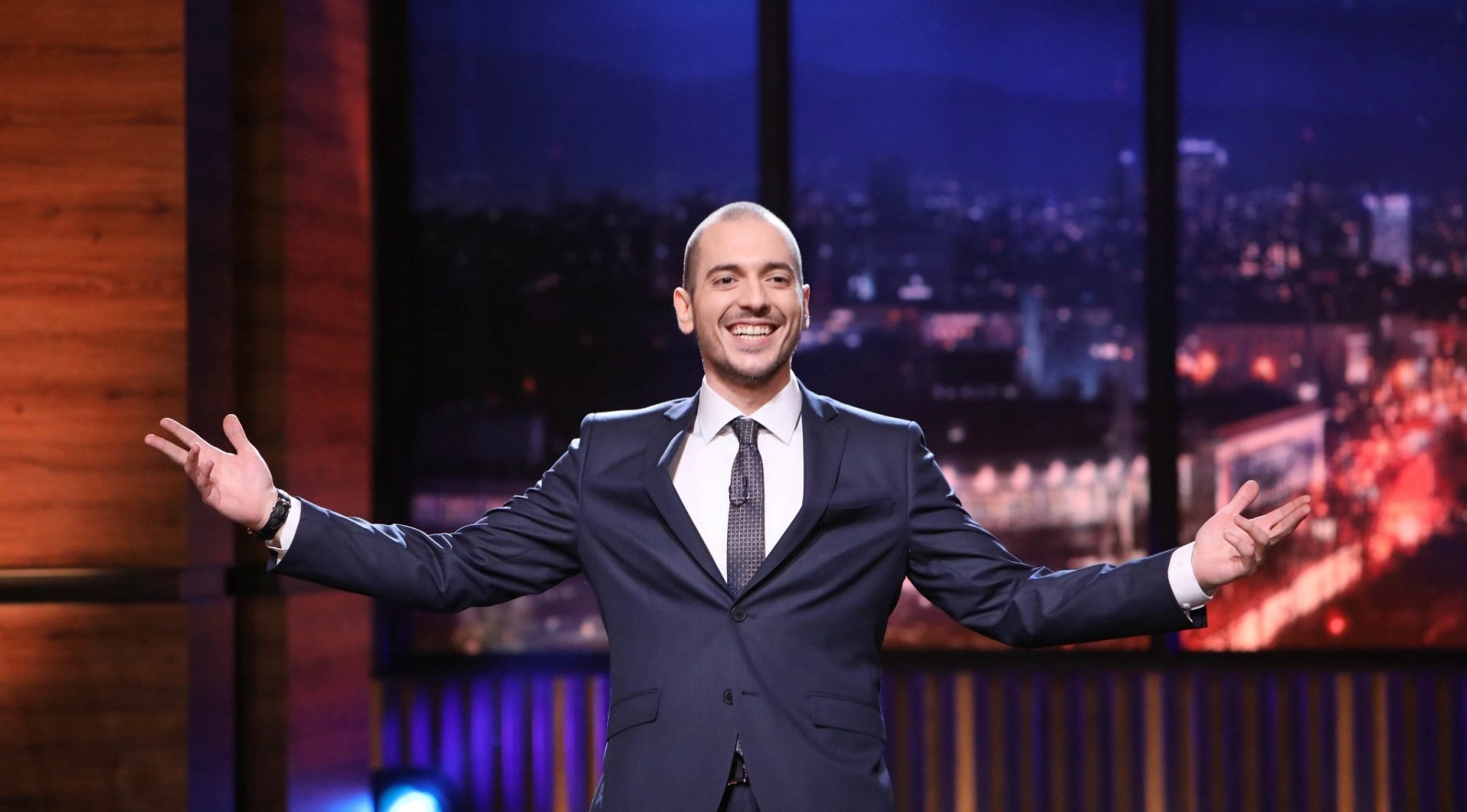 Тв водещият Николаос Цитиридис излезе с шеговито контрапредложение на свой