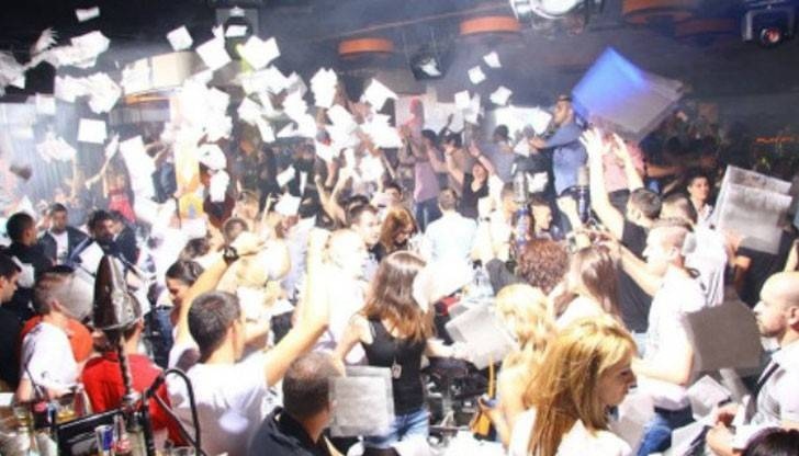 В нощните чалга заведения вече почти няма гледка която да