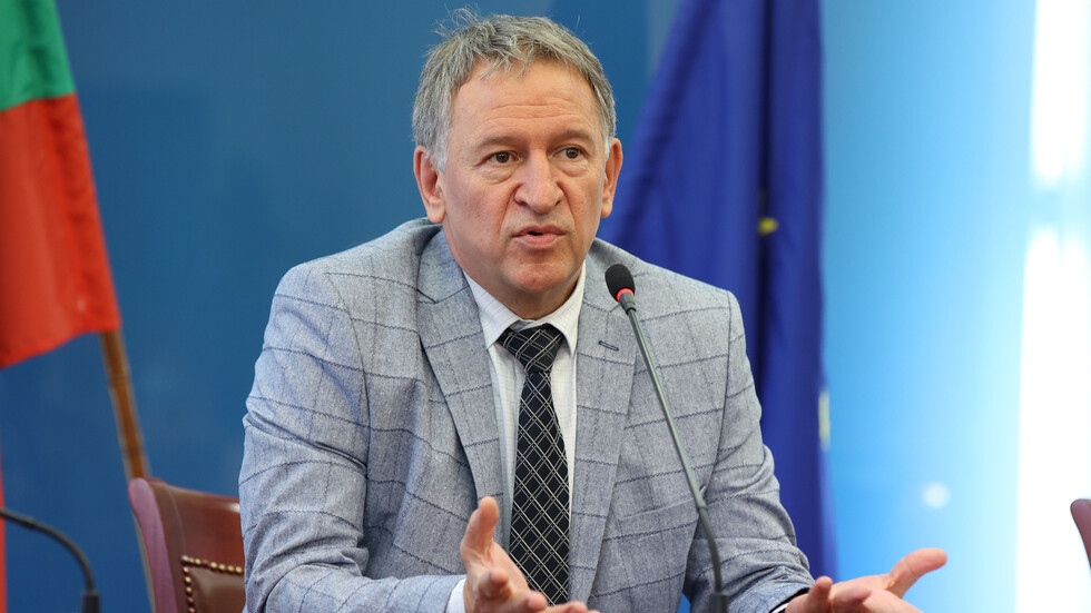 Служебният министър на здравеопазването Стойчо Кацаров е един от пациентите на