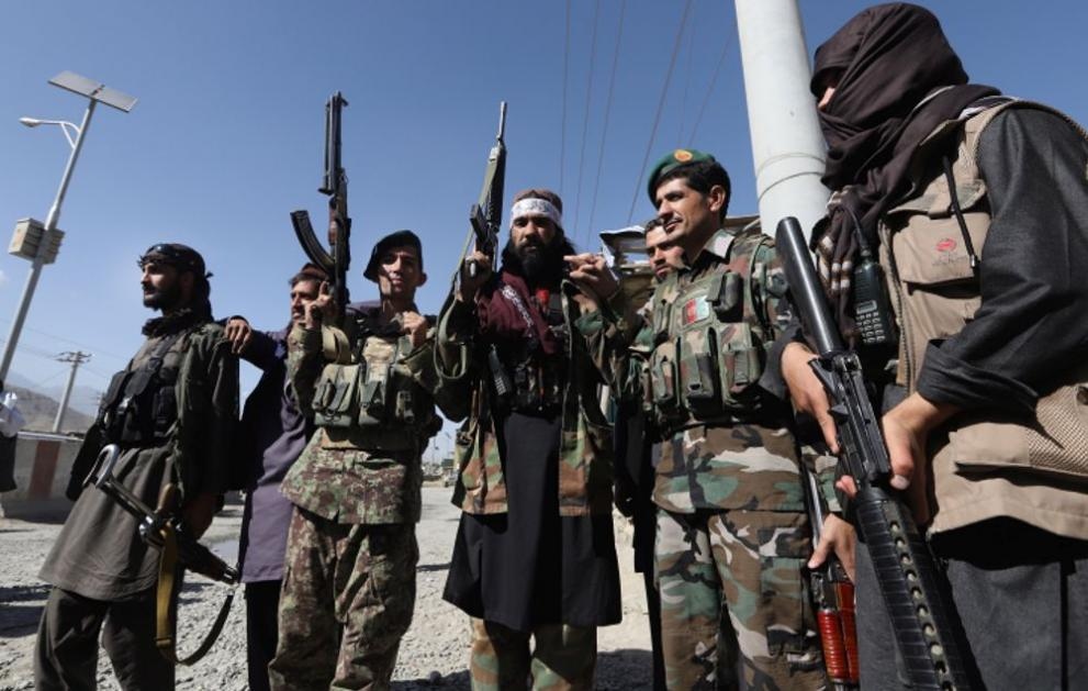 Високопоставени представители на афганистанското правителство и на талибанските бунтовници започнаха