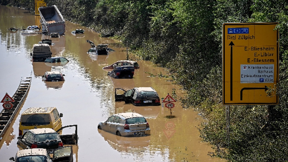 Броят на жертвите на наводненията в Западна Европа се увеличи