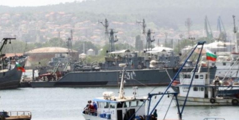 Епидемичен взрив от COVID-19 на кораб на пристанище Бургас констатираха