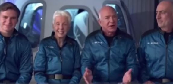 Nай богатият човек в света Джеф Безос днес ще излети