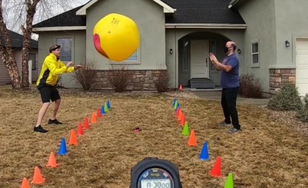 Двама мъже от Айдахо САЩ размениха 356 подавания на огромна